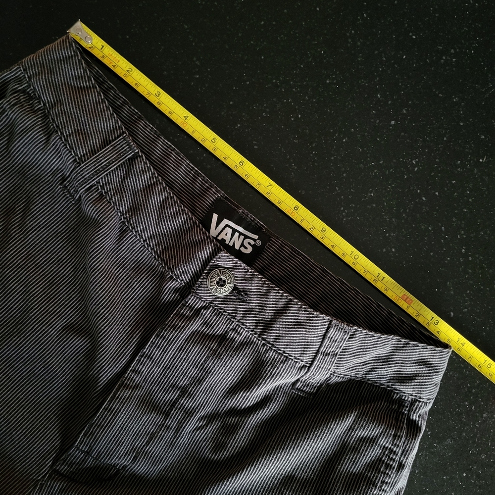 Vans Dark Gray Flat Front Shorts for Casual Wear - Picture 5 of 8